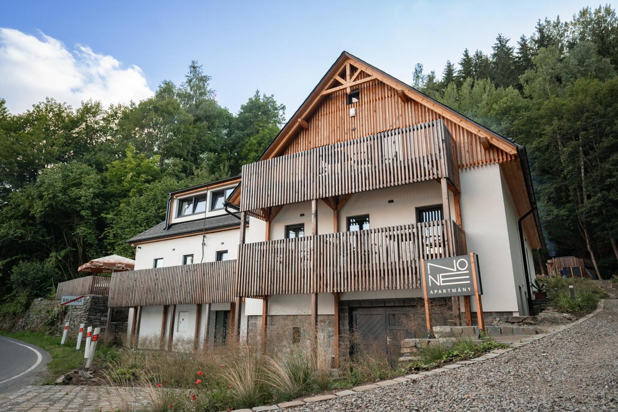Apartmany None Branná 외부 사진